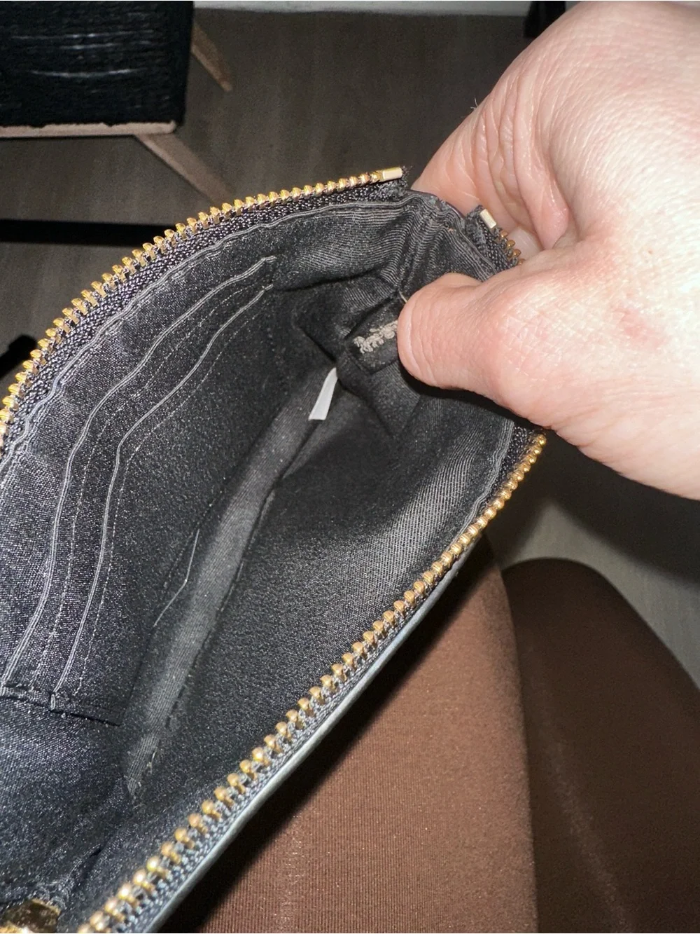 Coach top closure